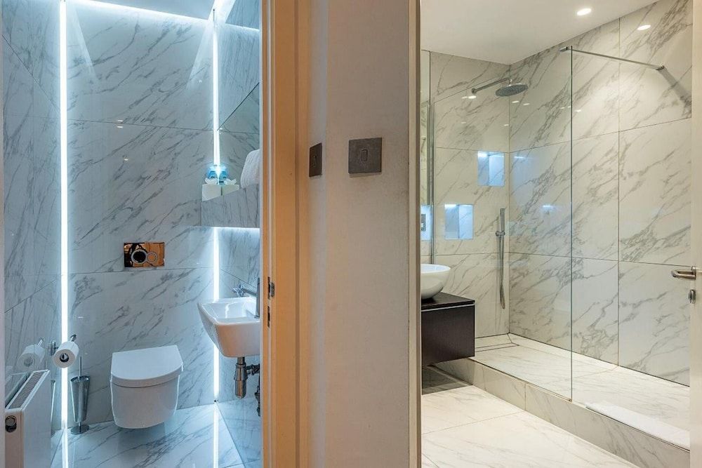 NEW Stunning 5BD Kensington House House (5 Bedrooms) 20