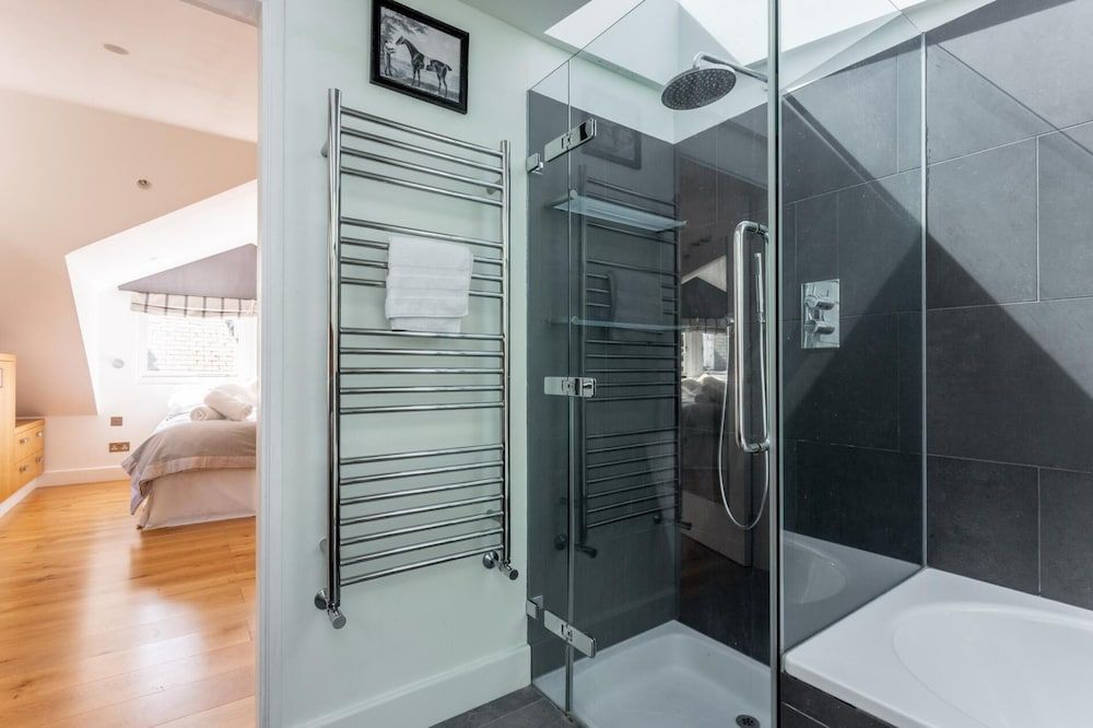 NEW Stunning 5BD Kensington House House (5 Bedrooms) 14