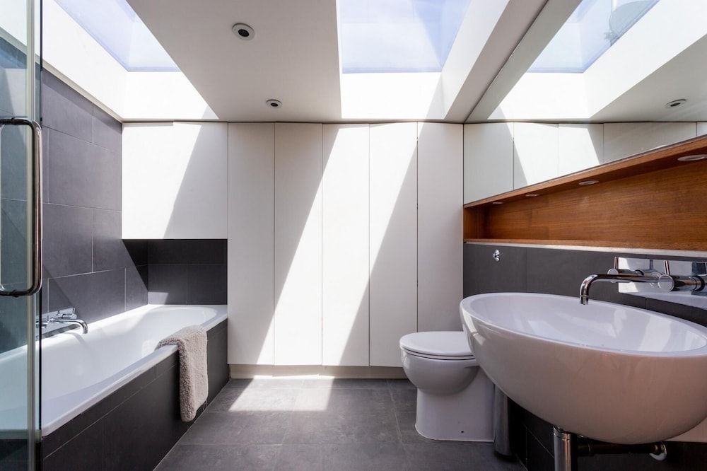 NEW Stunning 5BD Kensington House House (5 Bedrooms) 13