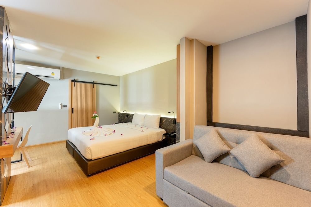 undefined Sky Wave Patong 5