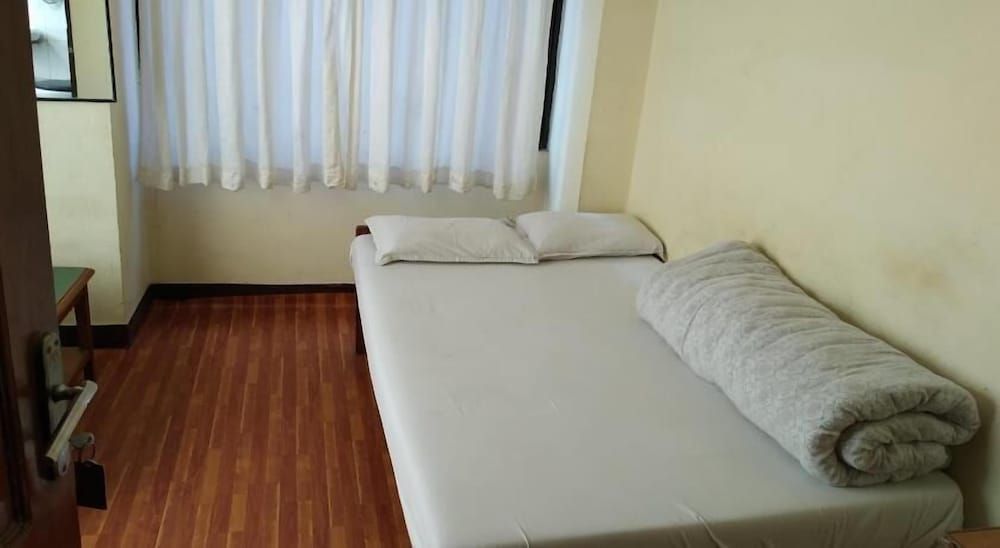 undefined Green House Lodge 8