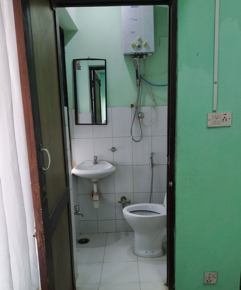 Green House Lodge Basic Twin Room, Multiple Beds 10