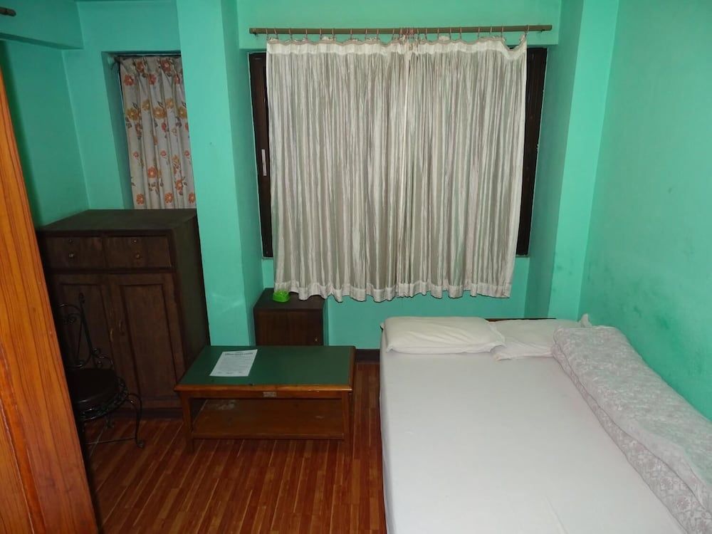 undefined Green House Lodge 10