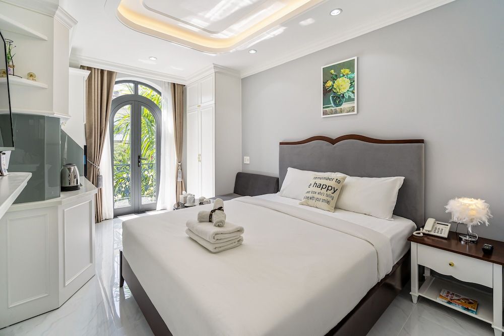 undefined The Royal Homies - Phu My Hung