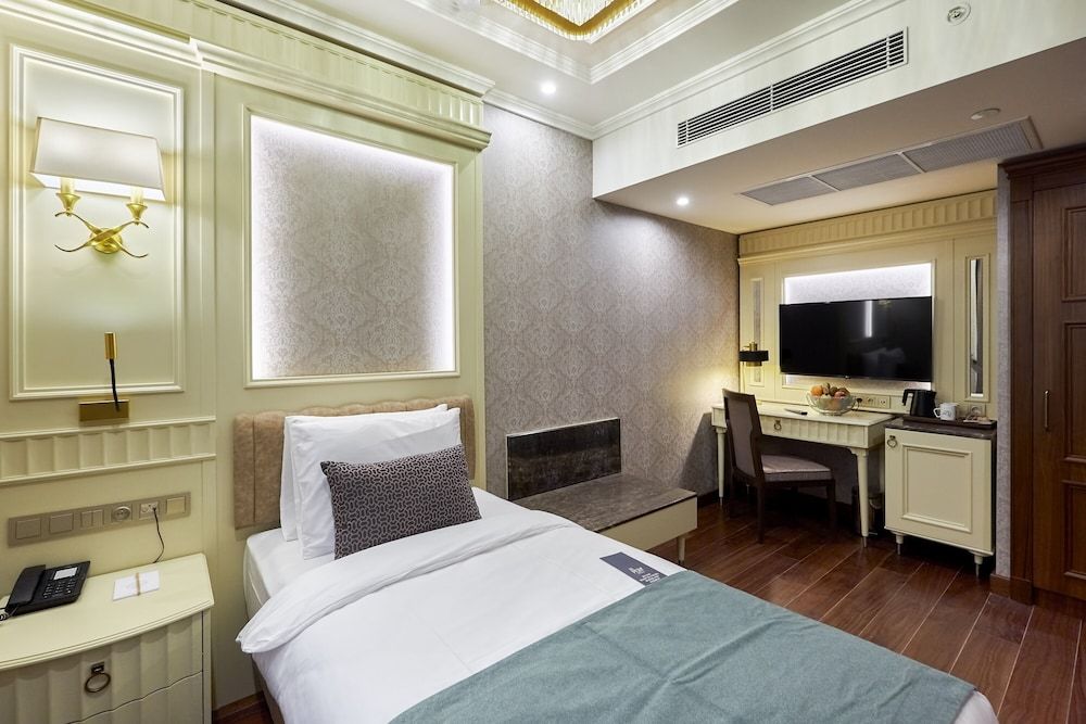 Deluxe Single Room