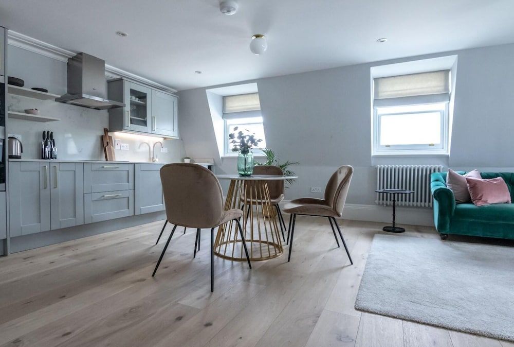 Royal Kensington Penthouse IX- 3 bed Apartment 28