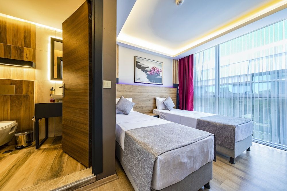 Rush Hotel Istanbul Standard Double or Twin Room 2