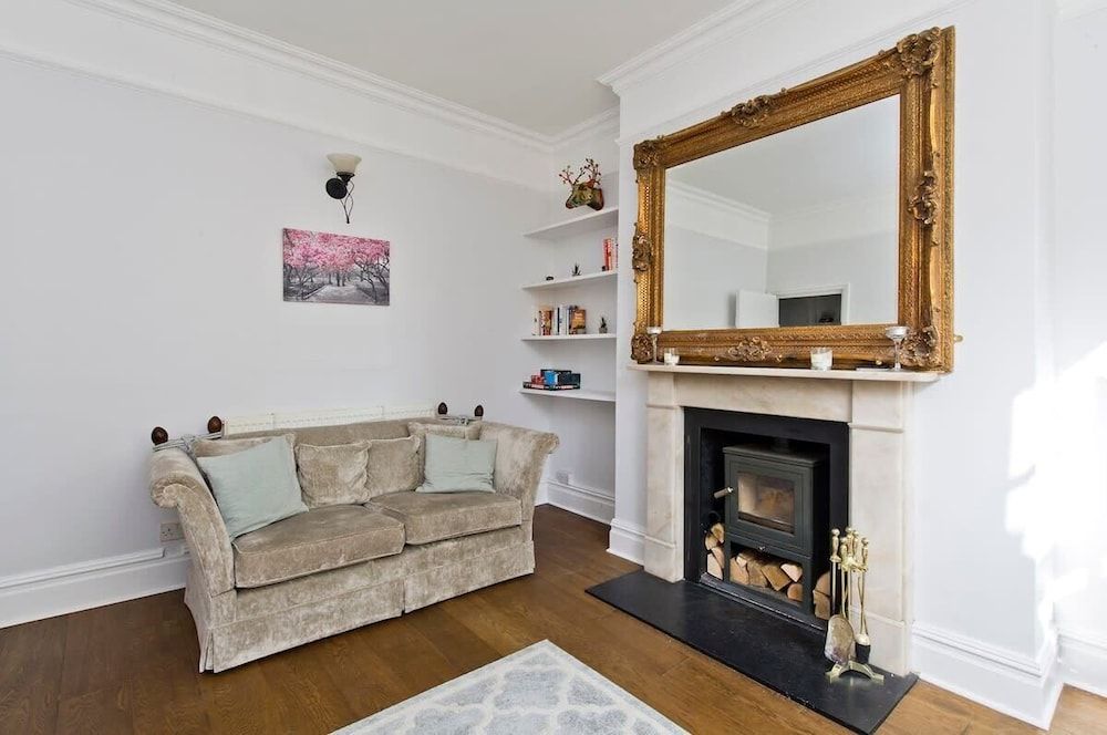 undefined Charming 2-bed Apt, Pimlico 2
