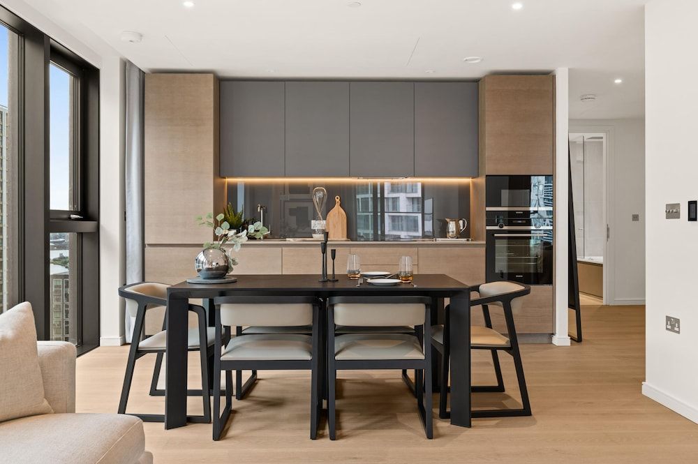undefined Deluxe two Bedroom Canary Wharf Apartment With River Views 7
