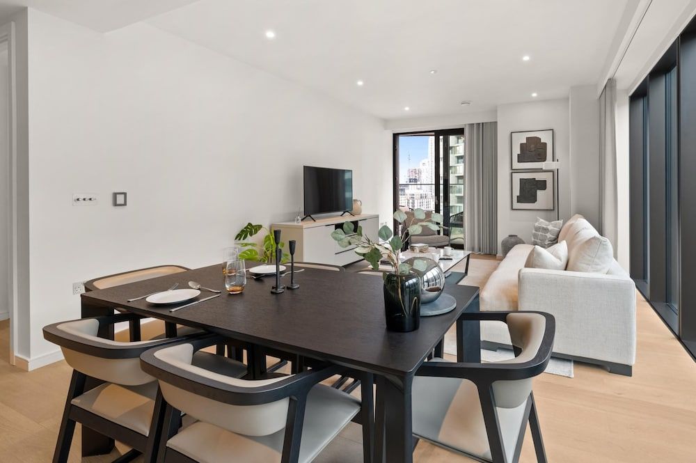 undefined Deluxe two Bedroom Canary Wharf Apartment With River Views 9