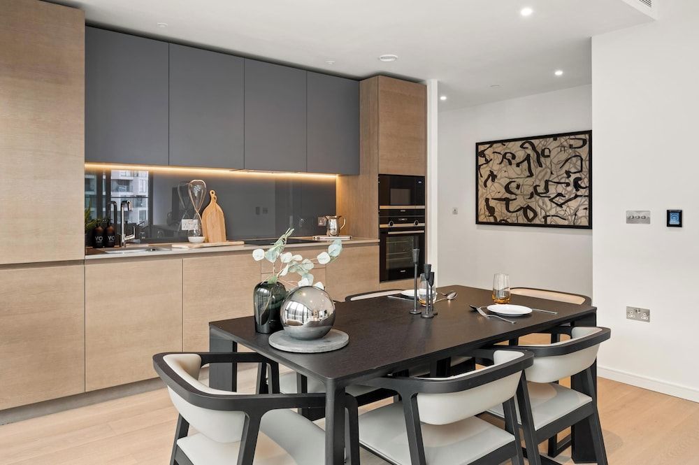 undefined Deluxe two Bedroom Canary Wharf Apartment With River Views 8