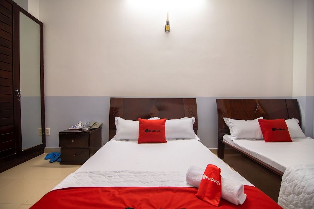 undefined RedDoorz @ Hoang Minh Hotel 3