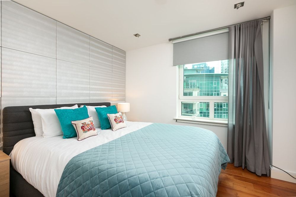 undefined River view Luxury 3bed flat with views 9