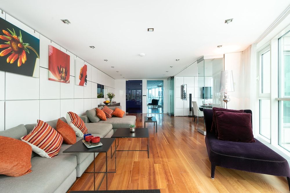 undefined River view Luxury 3bed flat with views 6