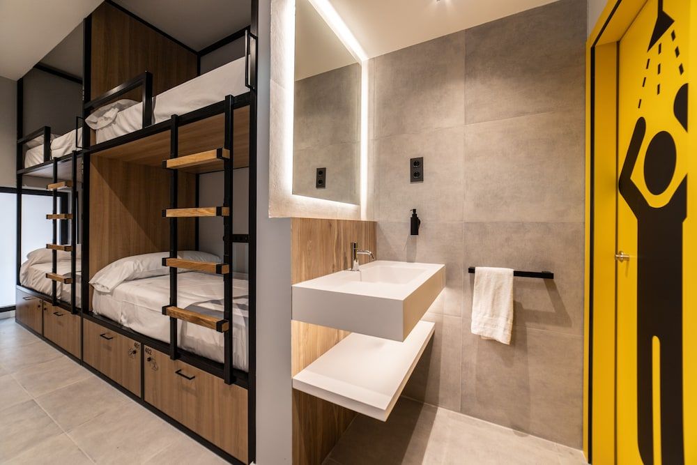 Petit Hostel La Latina - Adults Only Quadruple Room (Private / Ages 18-50) 13