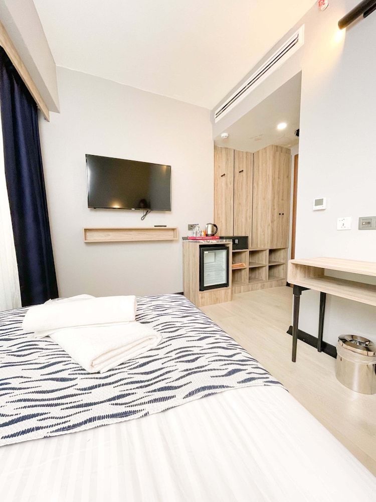 undefined Center Inn Hotel 5