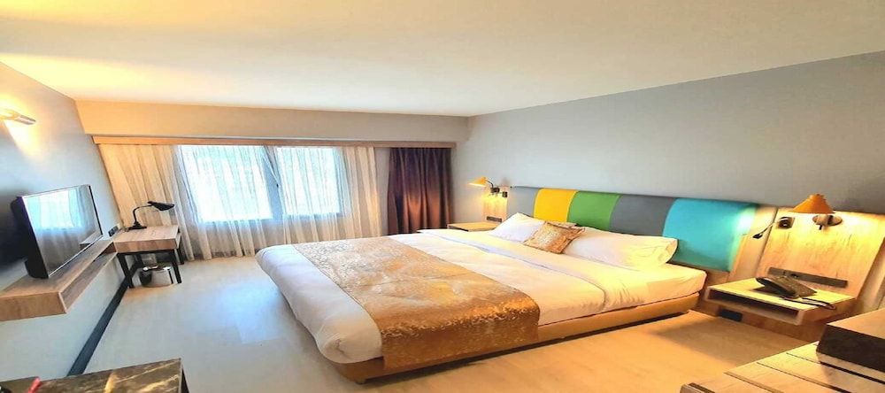 Center Inn Hotel Deluxe Room 3