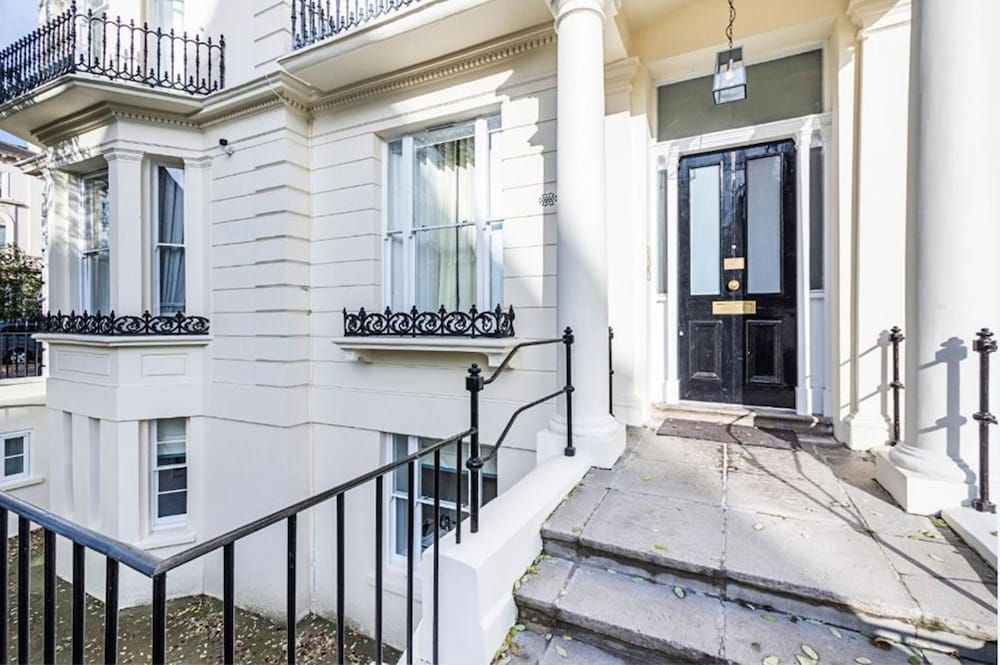 undefined Trendy Studios PRIMROSE HILL