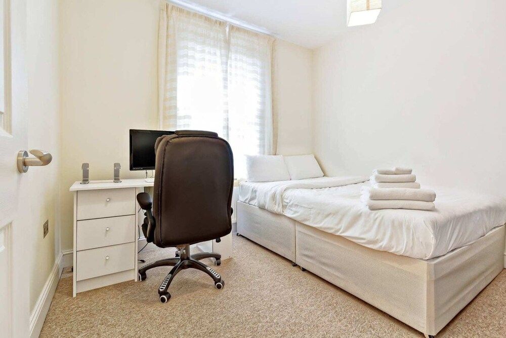 undefined Stylish and Bright 3 Bedroom Duplex in North London 7
