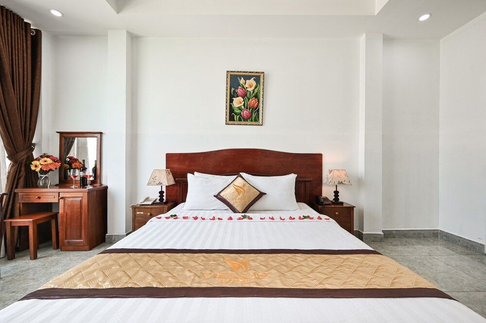 Venus Hotel Superior Double Room 8