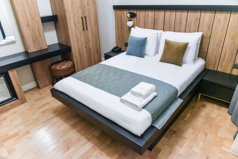 Luxir Hotel Standard Double Room 3