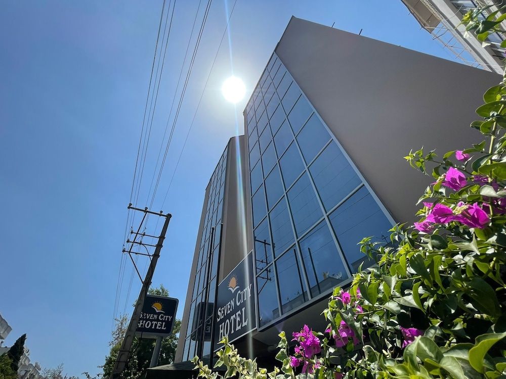 undefined Seven City Hotel 4