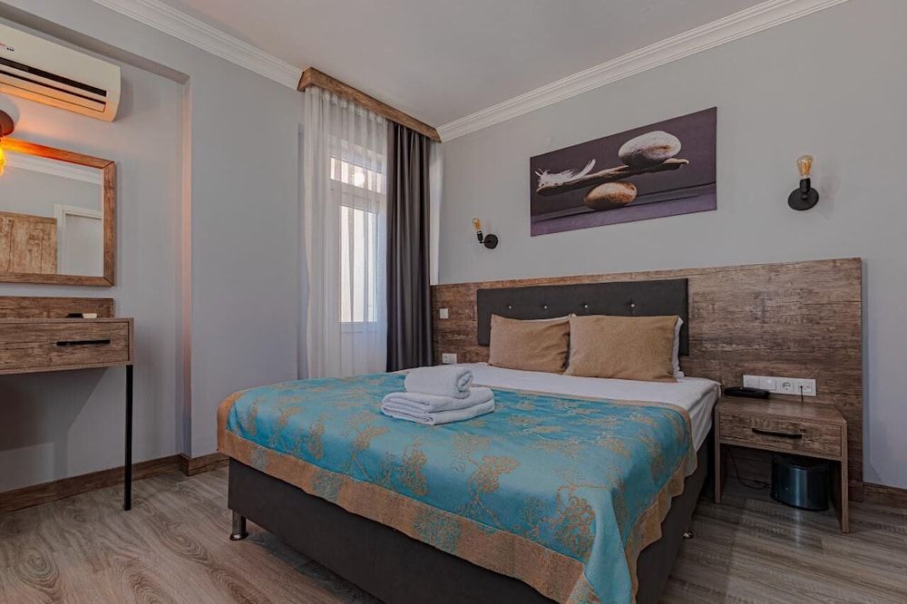 Seven City Hotel Standard Double Room 2