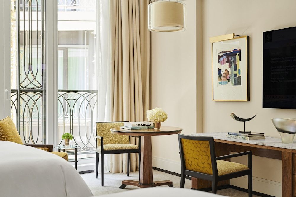 Four Seasons Hotel Madrid Superior Room, 1 King Bed (King) 8