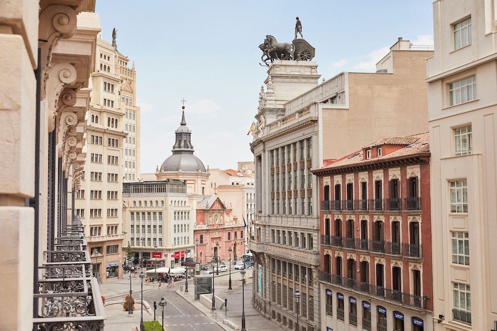 undefined Four Seasons Hotel Madrid 8