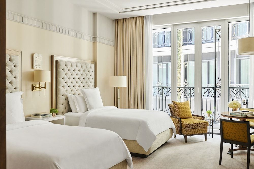 Four Seasons Hotel Madrid Superior Room, 1 King Bed (King)