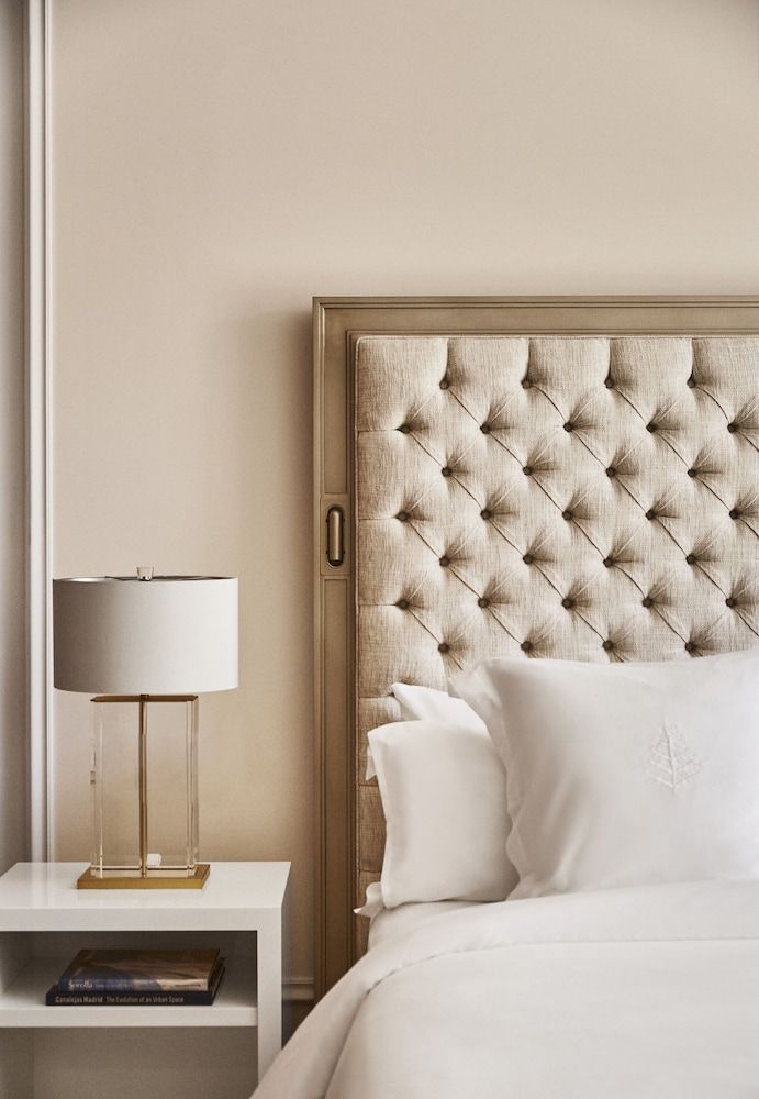 Four Seasons Hotel Madrid Superior Room, 1 King Bed (King) 5