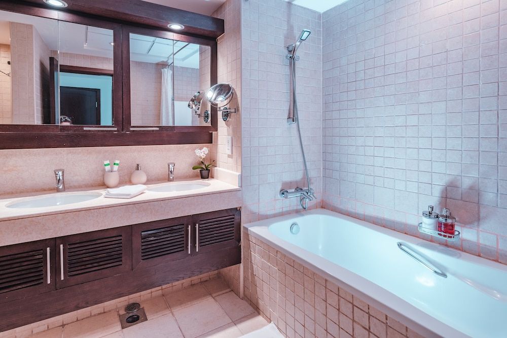 Elite Royal Apartment - Burj Khalifa & Fountain view - Deluxe Deluxe Apartment, 2 Bedrooms 11