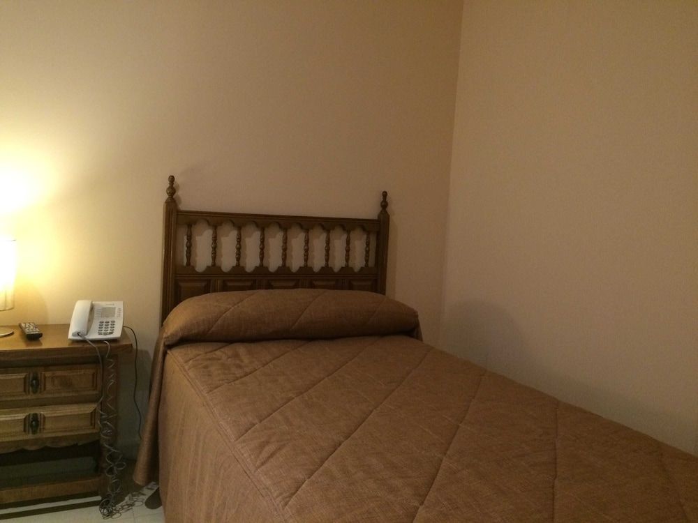 undefined Hostal Aeropuerto 3