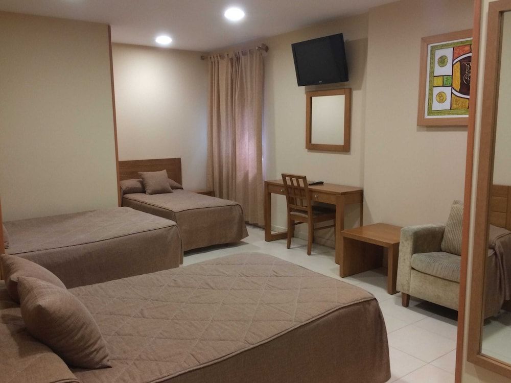 undefined Hostal Aeropuerto 2
