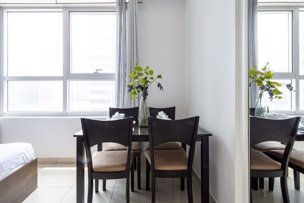 undefined Light and Modern Studio in Jlt! Sleeps 3! 3