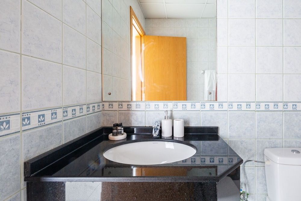 undefined Light and Modern Studio in Jlt! Sleeps 3! 9