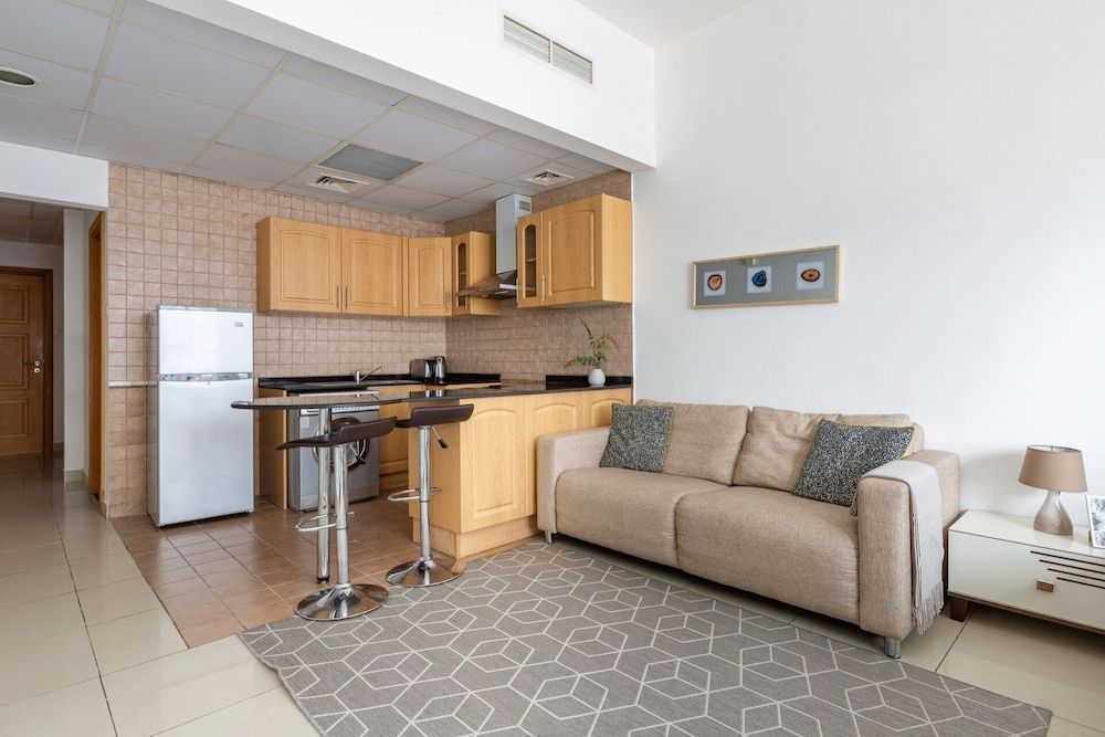 undefined Light and Modern Studio in Jlt! Sleeps 3! 8