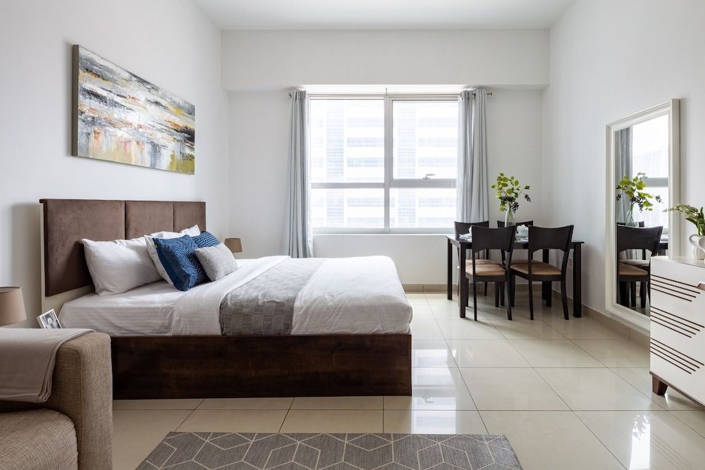 undefined Light and Modern Studio in Jlt! Sleeps 3! 4