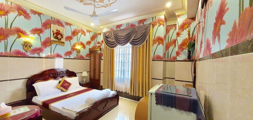 undefined Hoang Quan Hotel 3