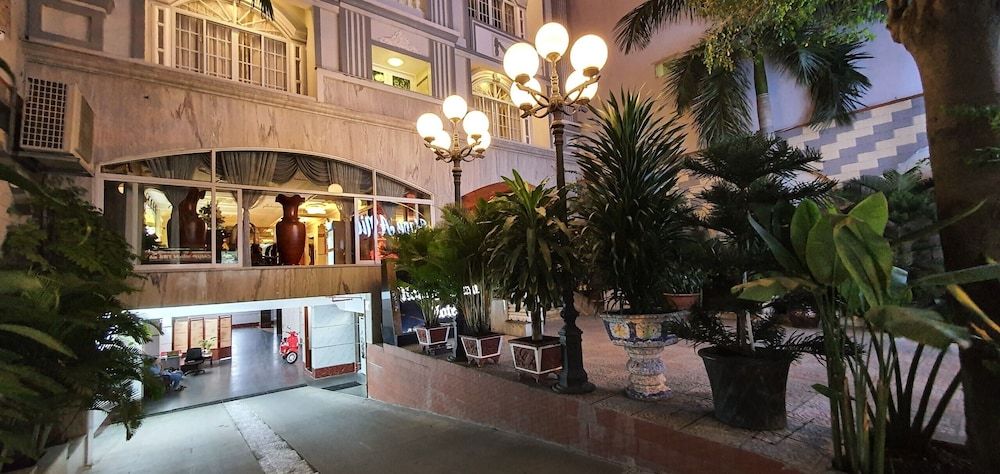 undefined Hoang Quan Hotel 9