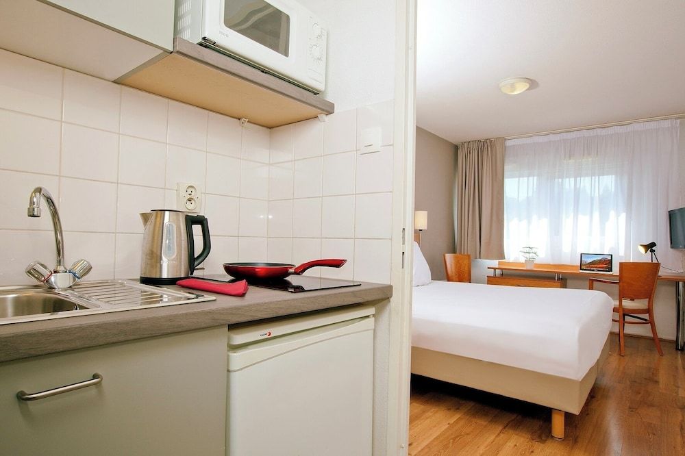 Séjours & Affaires Poitiers Lamartine Chambre inactive 3