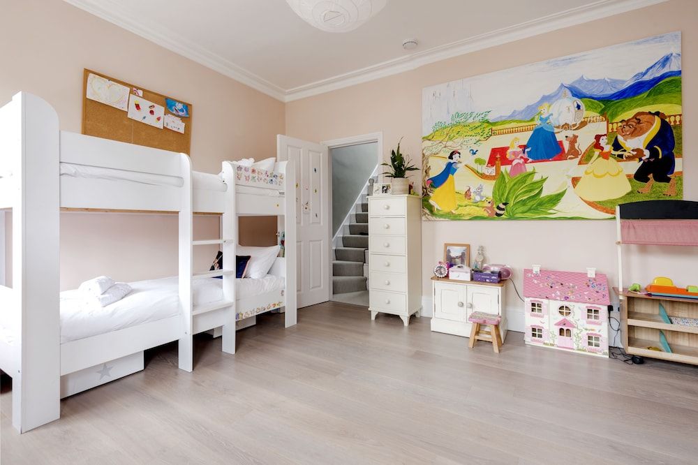 Spectacular Shepherds Bush Home Close to Westfield Family House, 4 Bedrooms, Garden View (4 Bedrooms) 11