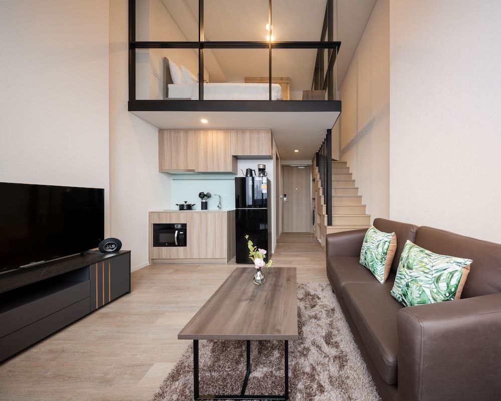 Ramada by Wyndham Bangkok Sukhumvit 87 Studio, 1 Queen Bed (Duplex) 5