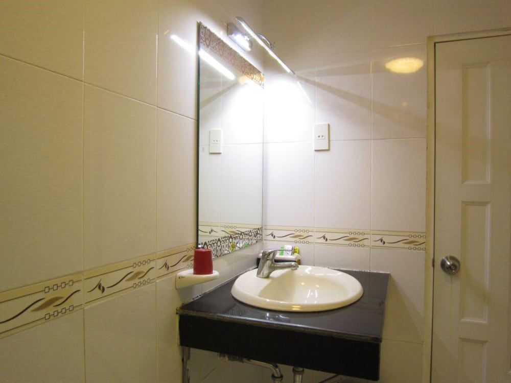 Xuan Dan Hotel Family Room 8