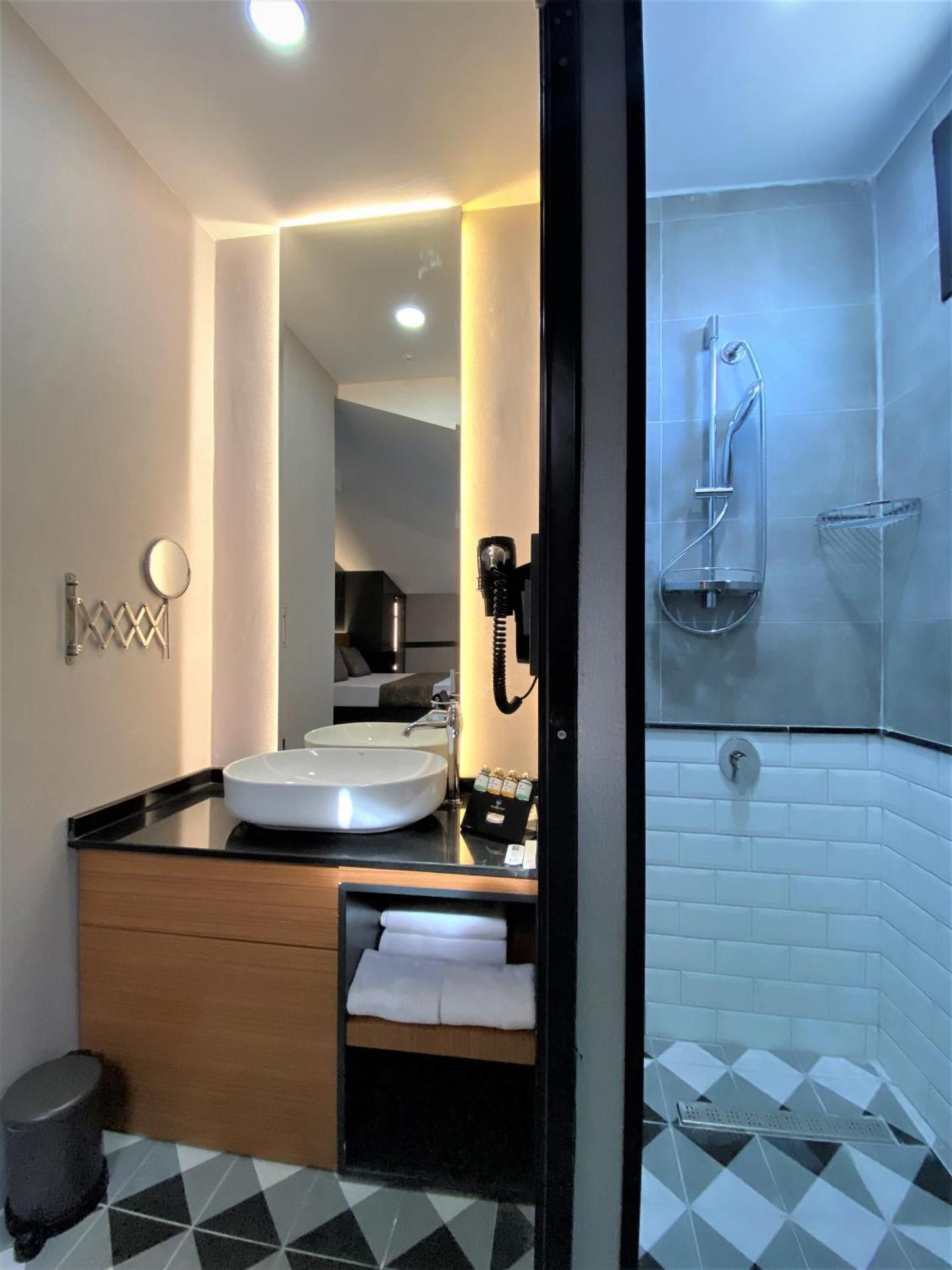 Queen Room with Spa Bath