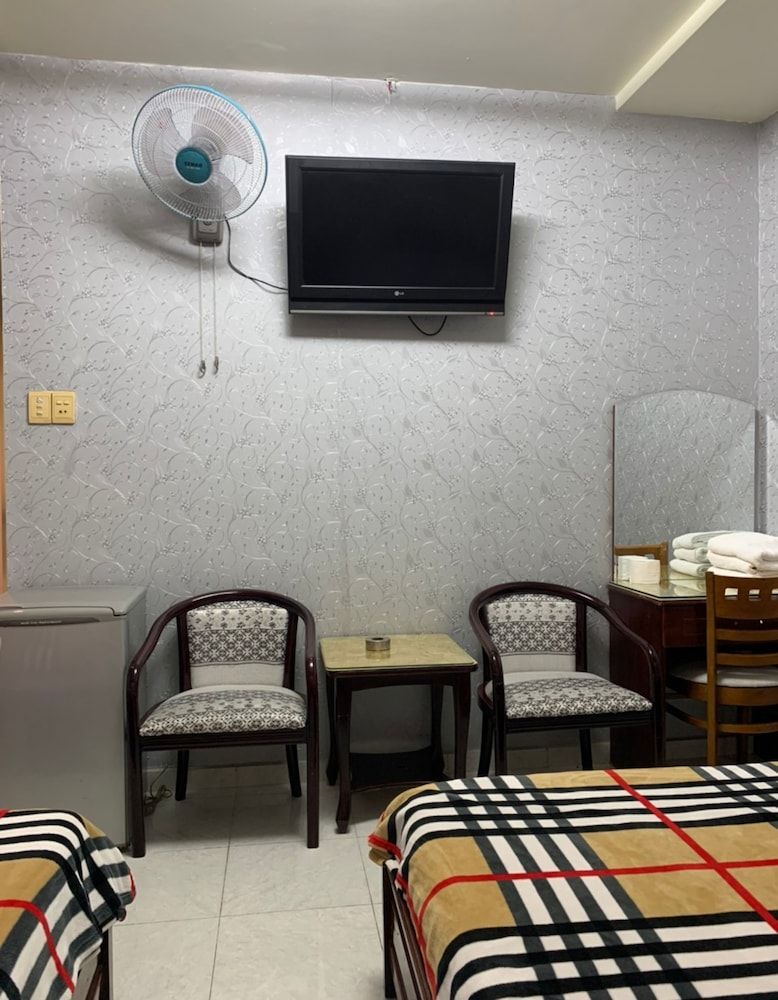 Hoang Yen Nhi Hotel Standard Double Room 5