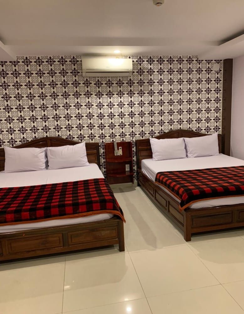 undefined Hoang Yen Nhi Hotel 2