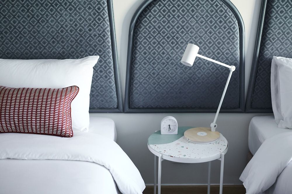 56 Surawong Hotel Bangkok Comfy Twin 8