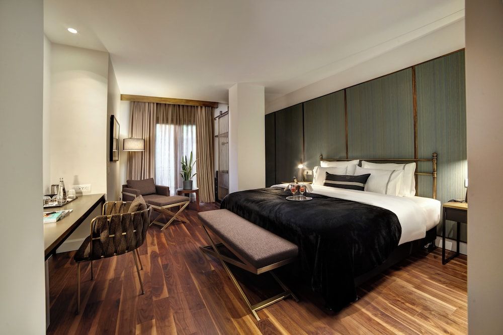 39 Kalamis Marina Hotel Deluxe Room 5