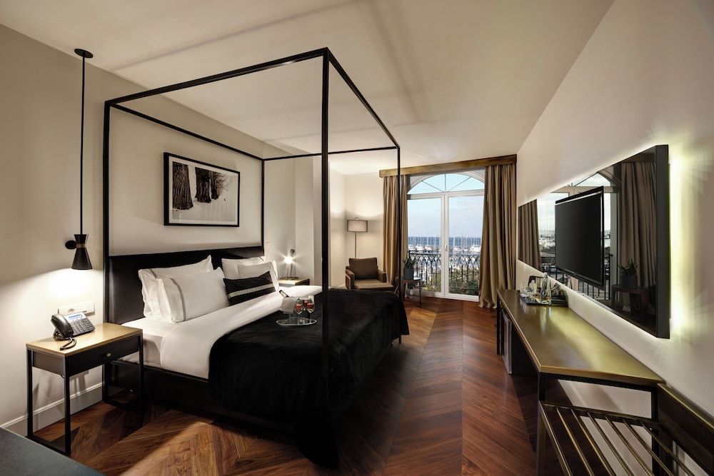 Marina Deluxe Room